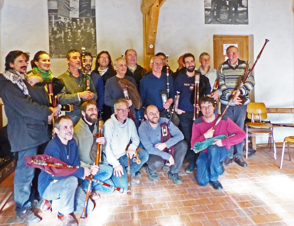 Les participants à l'atelier autour de Philippe